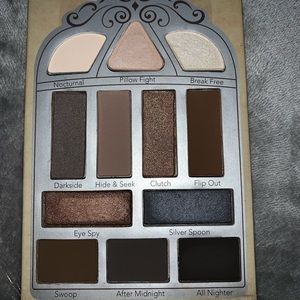 pretty vulgar nightingale eyeshadow palette